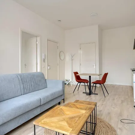 Apartment Modern & Bright In *